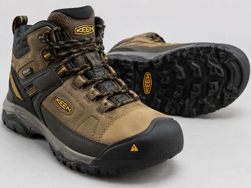 KEEN Targhee IV Mid Waterproof hiking boot
